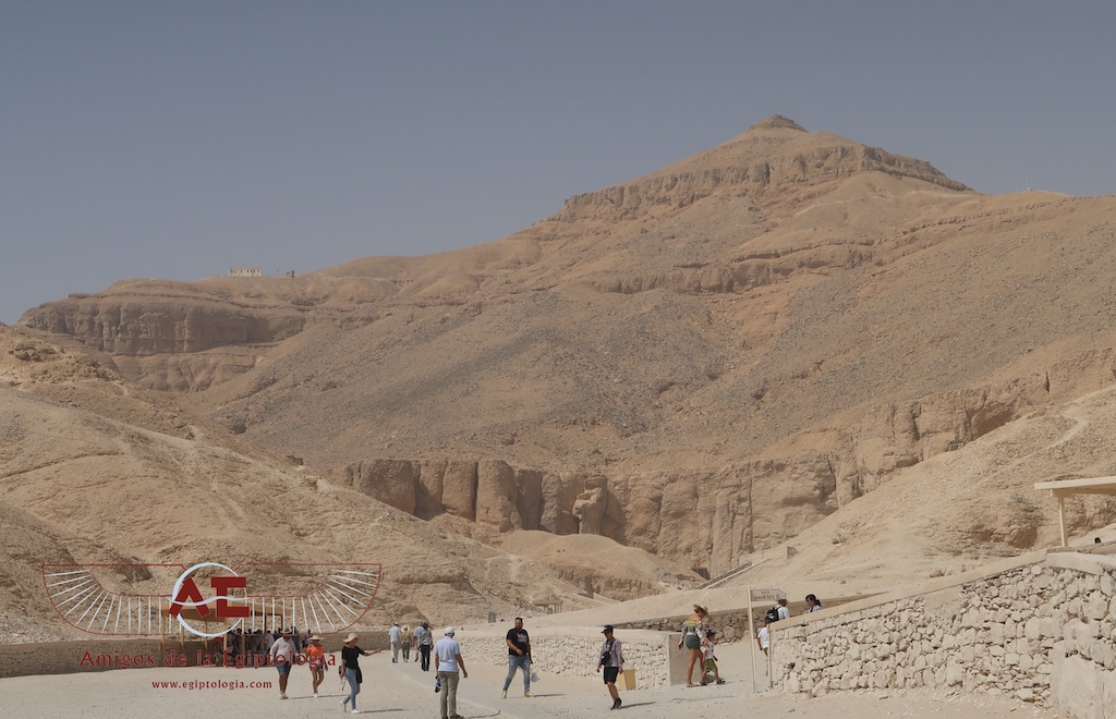 Colegio Valle De Los Reyes LUXOR